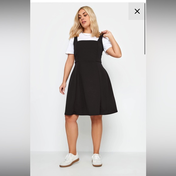 YOURS Clothing Curve Black Square Neck Pinafore Dress - Picture 1 of 13